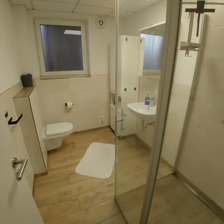 Apartment Monteur- Und Gemmer 63qm